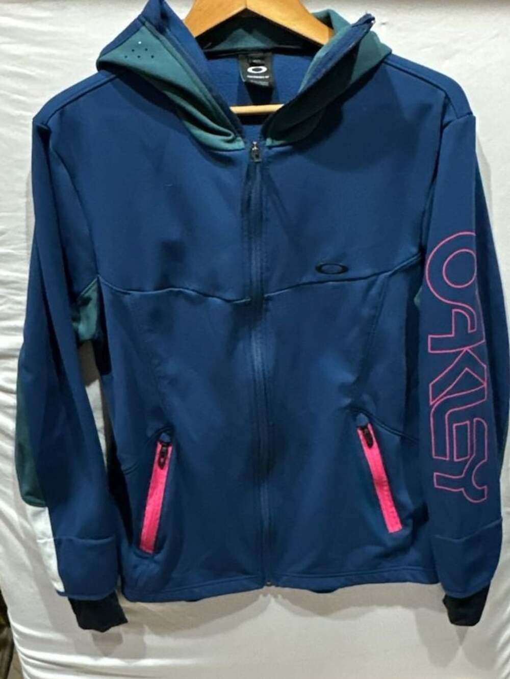 Oakley Performance Fit Full Zip Hoodie Blue Green
E900
